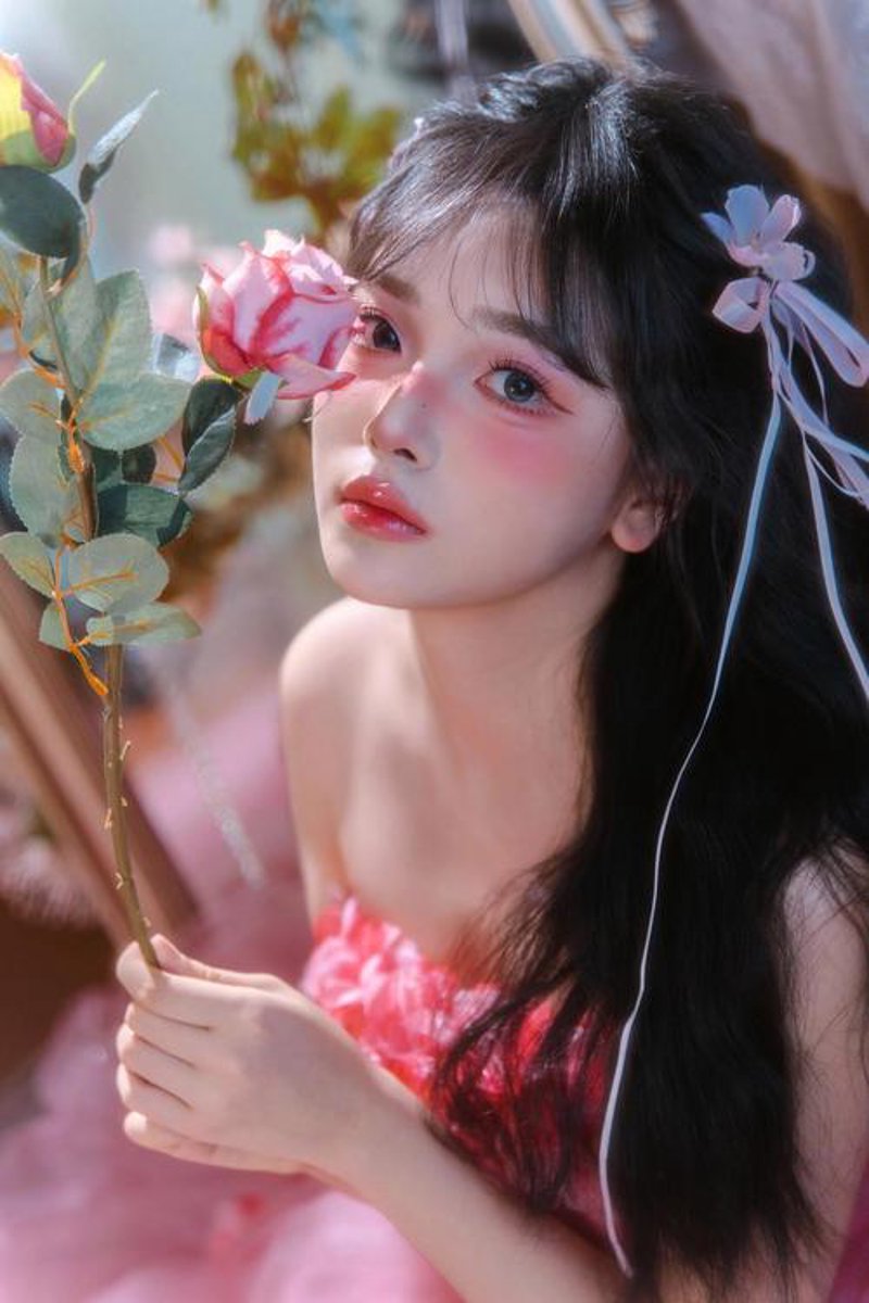 少女们的多彩世界：艺术图片的魅力解读